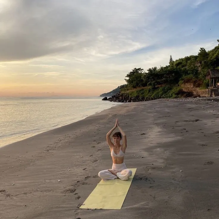 Joga on the beach