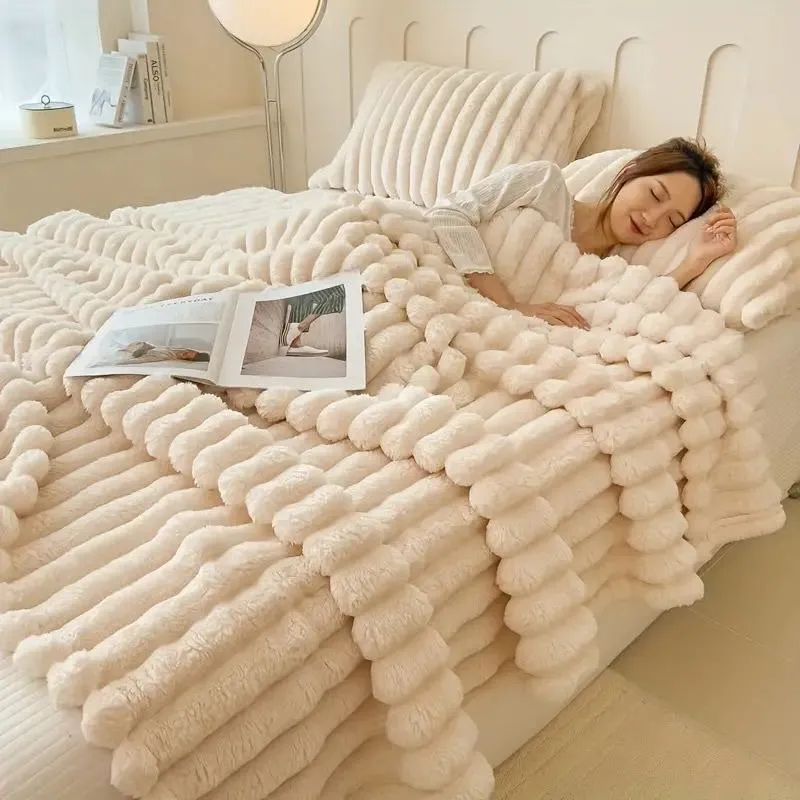 Luxurious Faux Rabbit Fur Throw Blanket - Soft, Warm & Cozy