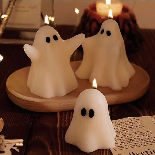 Handmade Halloween Ghost-Shaped Aromatherapy Candle 🕯️