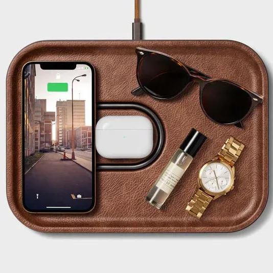 Courant Mag3 Wireless Charger
A stylish charging station for multiple devices, with a tray for keys and coins.